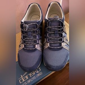 Women’s Dansko Henriette Navy Suede Slip-on Sneaker Size EU 39/ US 8.5-9